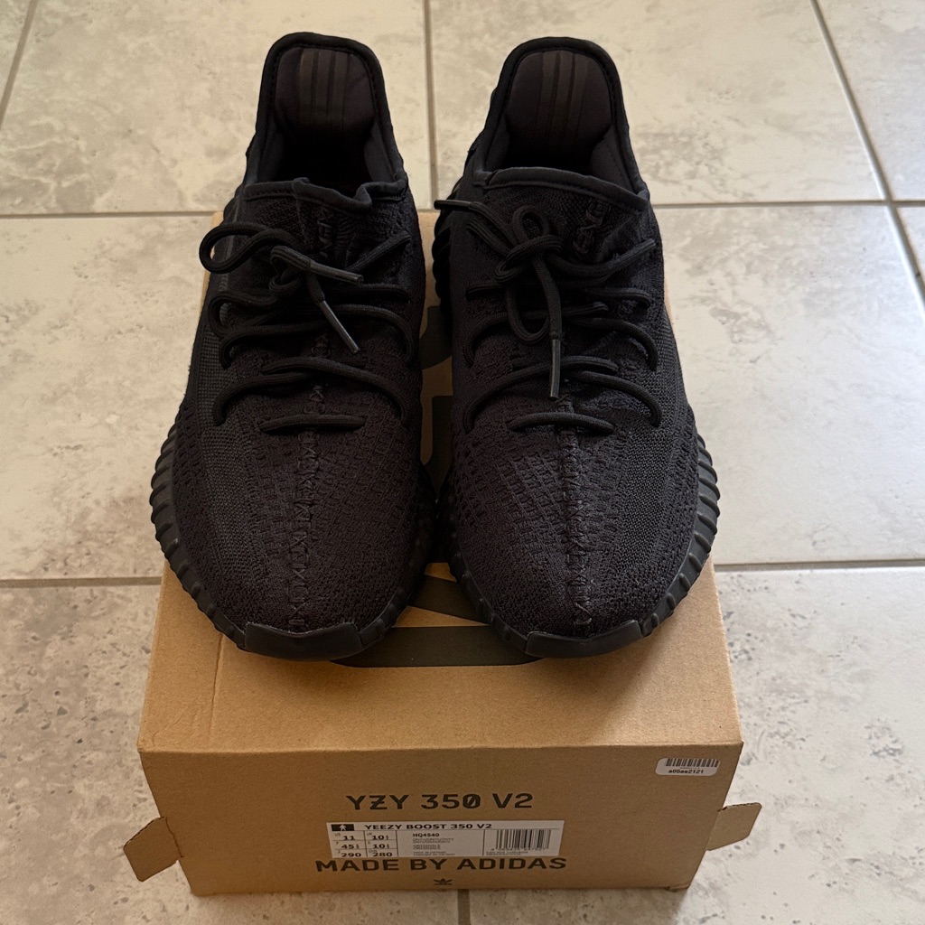 Adidas Yzy 350 V2 Triple Black Sneakers